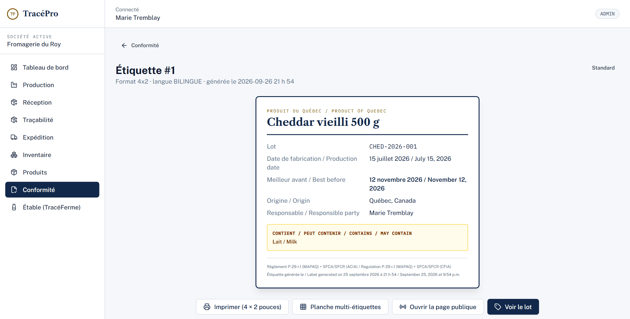 Étiquette bilingue générée pour un lot de cheddar : numéro de lot, dates, meilleur avant, origine et déclaration de l'allergène lait